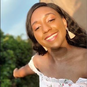 Meet your Posher, Imani